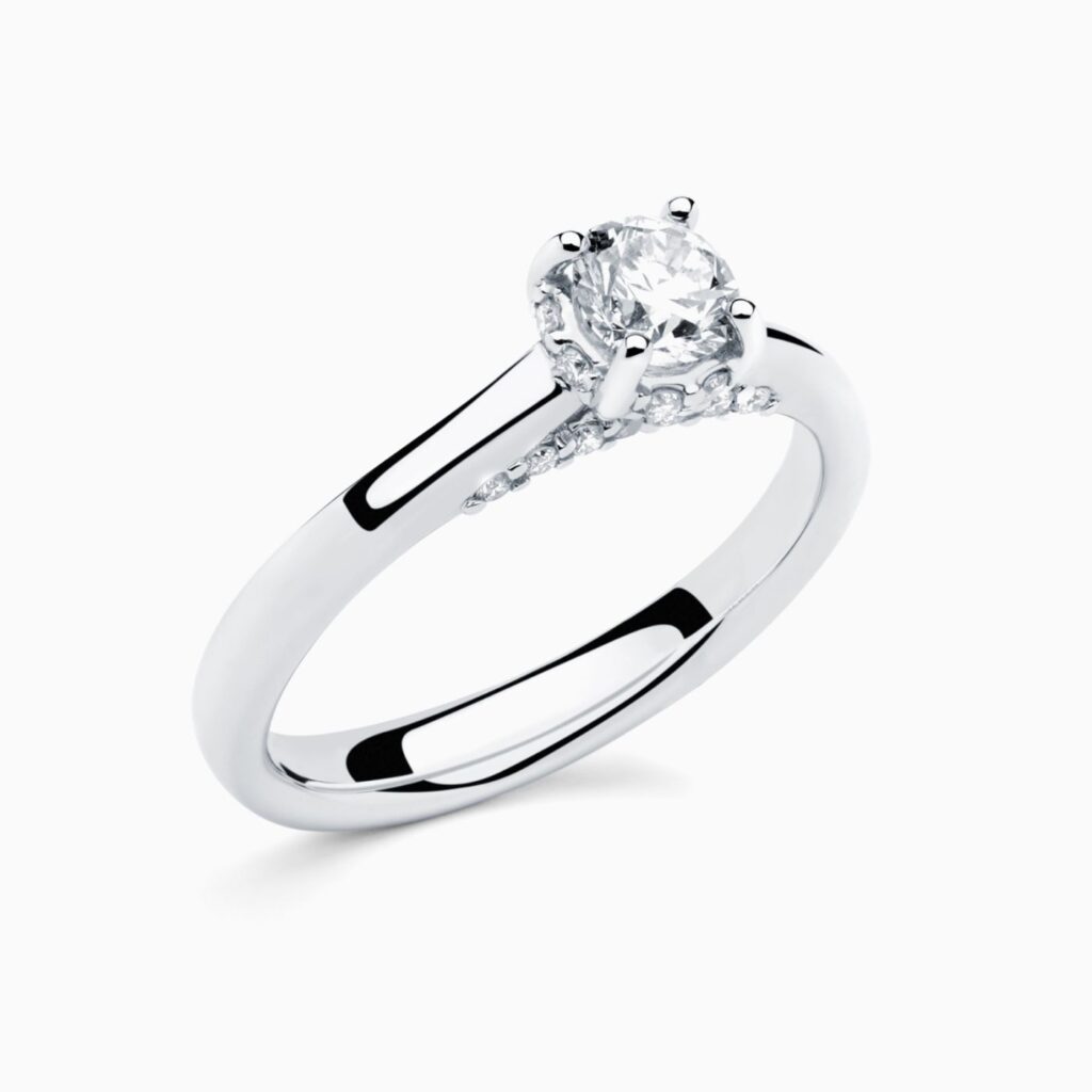 Anillo solitario Chloe M en oro 18K con diamantes, corona de diamantes y diamante interior