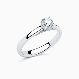 Anillo solitario Chloe P en oro 18K con diamantes, corona de diamantes y diamante interior