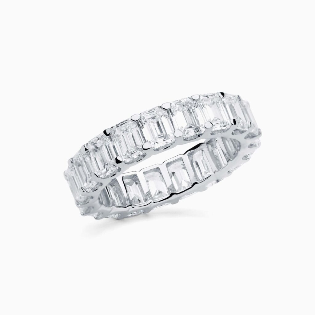 Anillo rivière Emerald G en oro 18K con 19 diamantes talla esmeralda